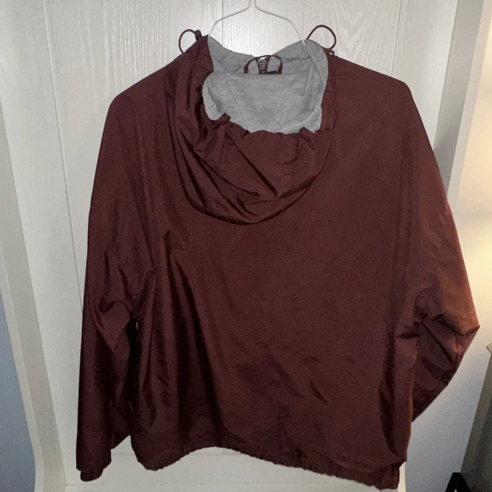 Charles River Apparel pockets front